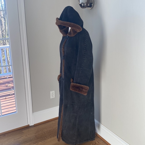 Maxi faux shearling suede winter coat dark academia hooded quiet luxury black - Picture 4 of 11